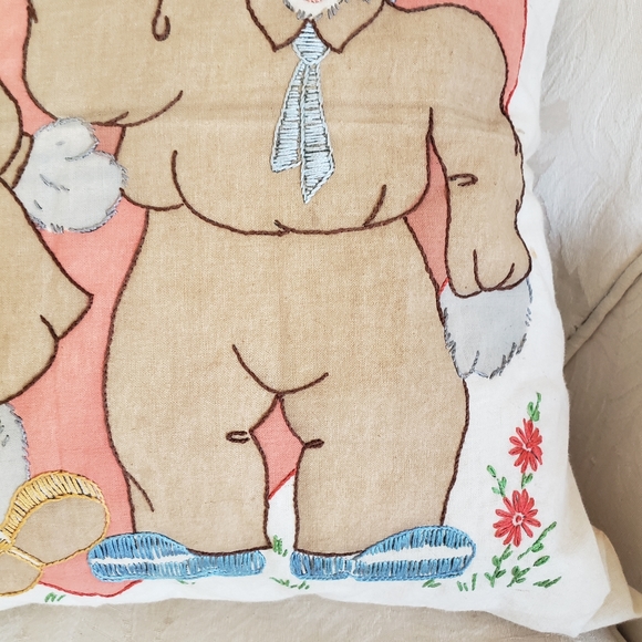 Vintage Throw Pillow WWII Soldiers Hand Embroidered Decorative Twill  USA - Picture 6 of 9